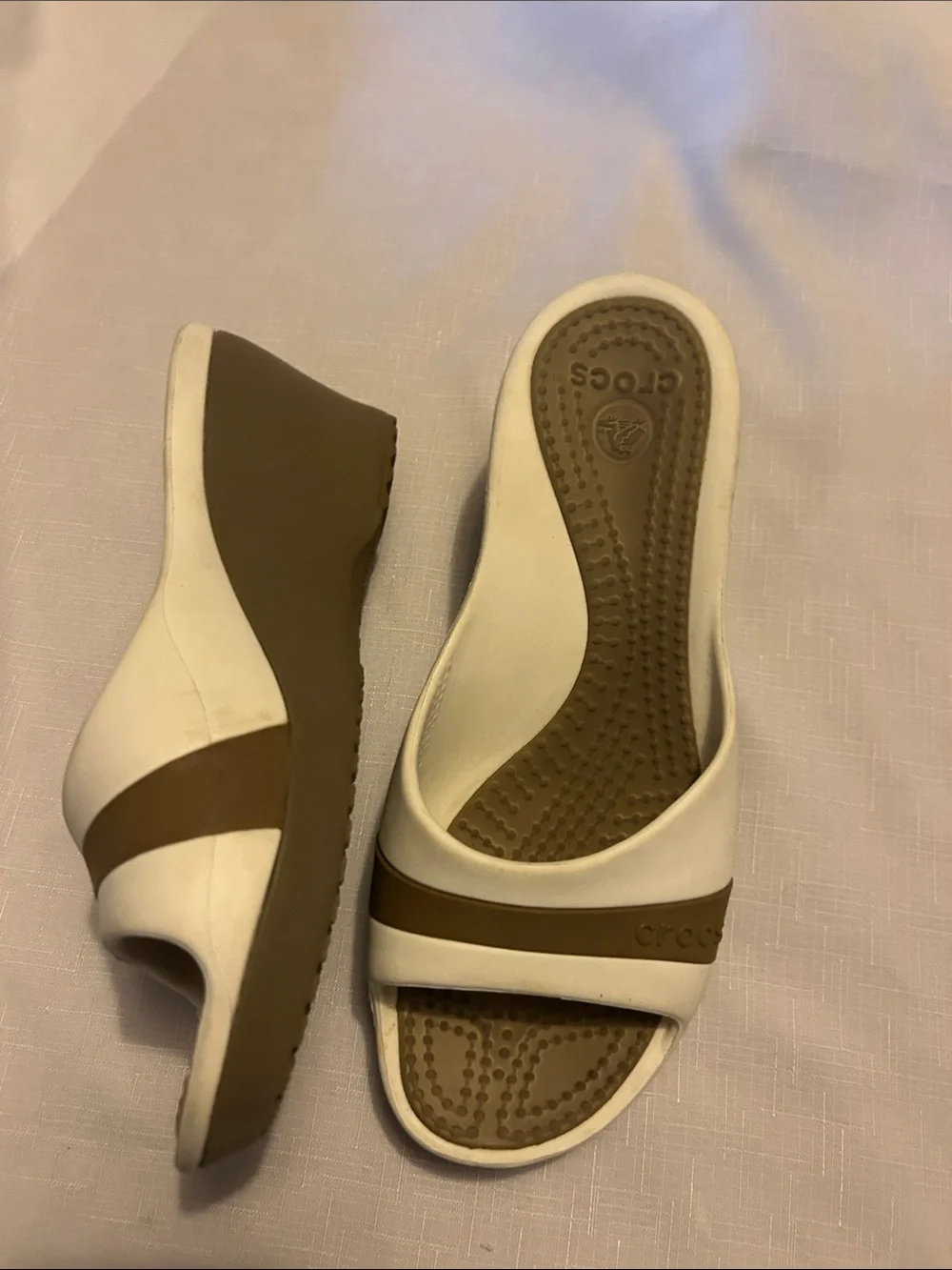 CROCS Women's White Slide Sandals with Brown Stripe - Picture 7 of 7